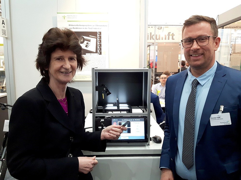 Dr. Stange learns about research and development at the Zittau/Görlitz University of Applied Sciences