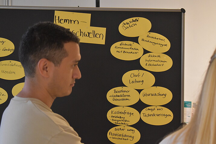 Participant before the results on the topic of “Barriers”