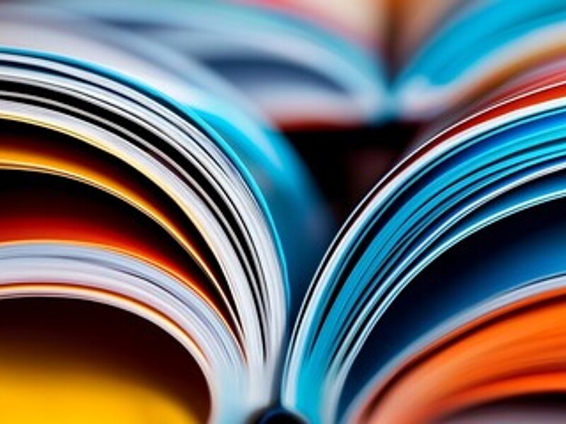 [Translate to Englisch:] aufgeschlagene Zeitschrift